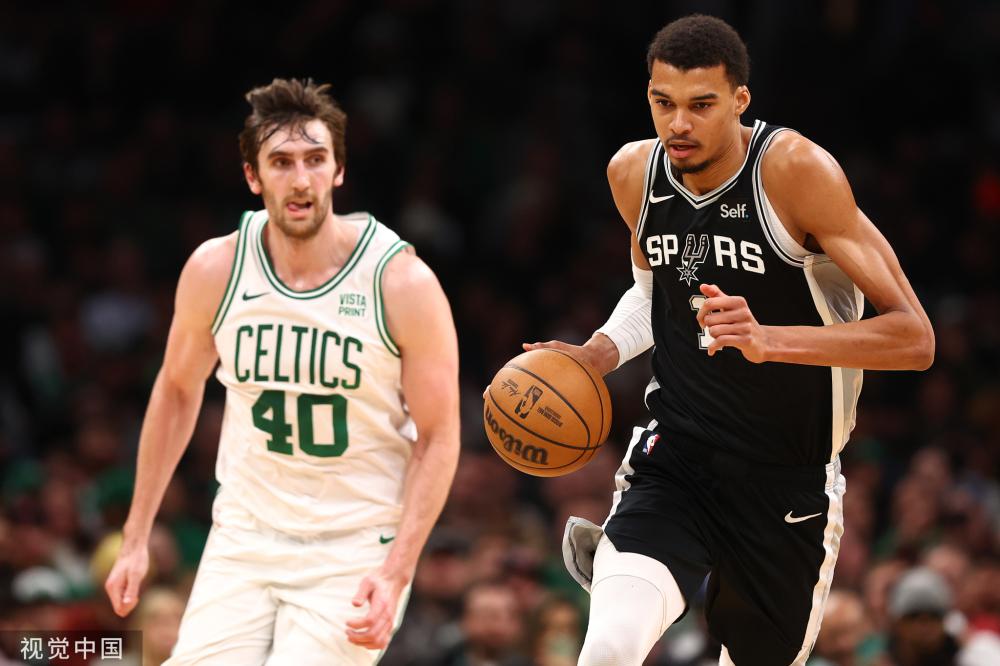 示出极高的 示出极高的