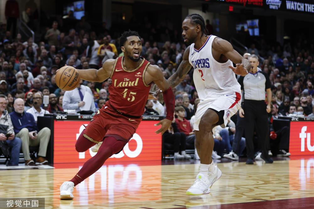 盖更是振奋 盖更是振奋